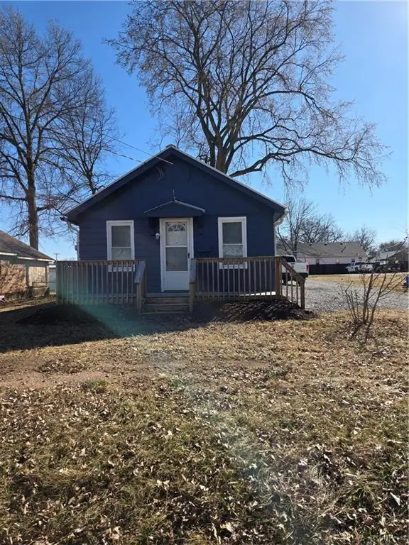 206 E College Street, Clinton, MO 64735 - #2