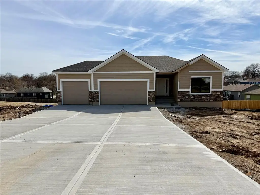 18699 E Bundschu Road, Independence, MO 64056 - #1