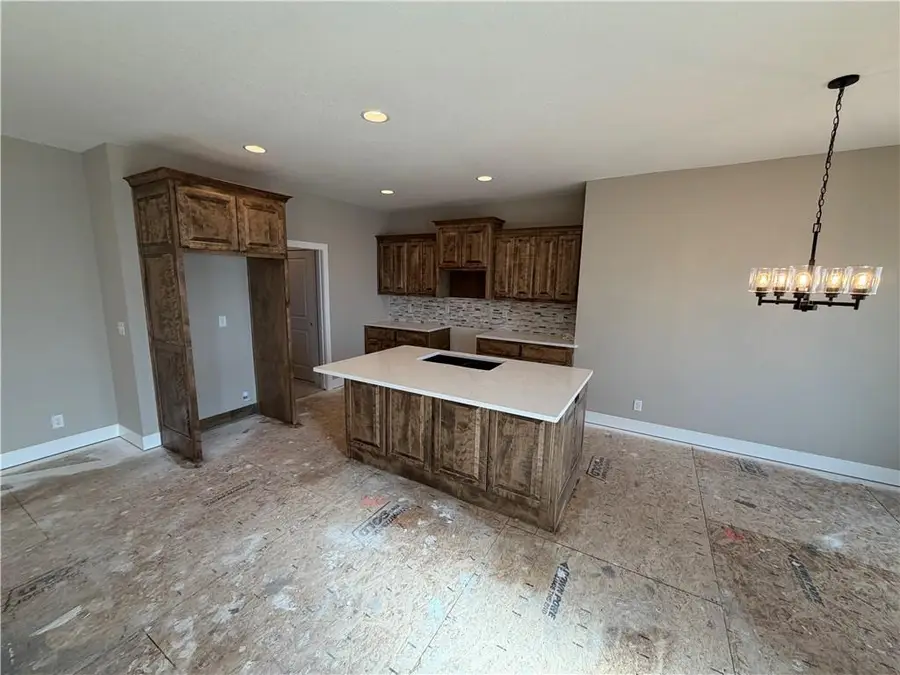 18699 E Bundschu Road, Independence, MO 64056 - #3