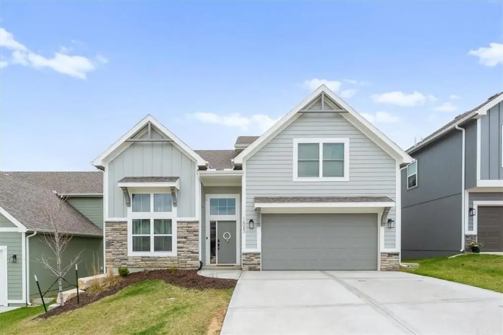 16083 Ryan Circle, Parkville, MO 64152 - #1