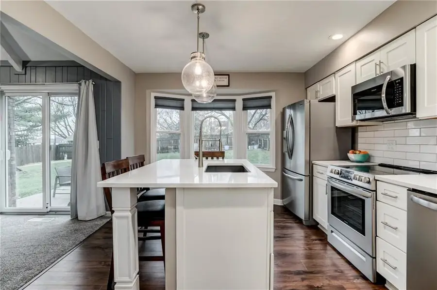 7024 Parkhill Street, Shawnee, KS 66216 - #3