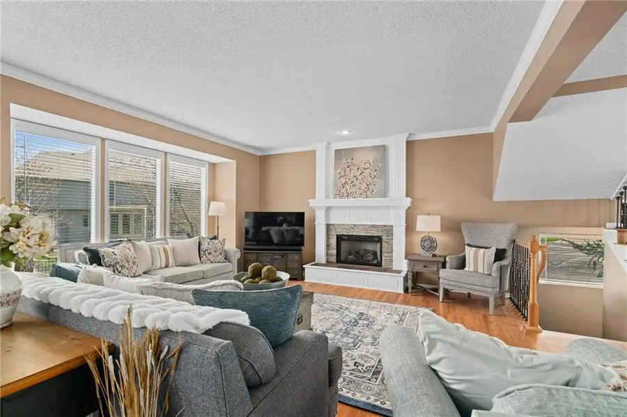 14011 Rosehill Lane, Overland Park, KS 66221 - #3