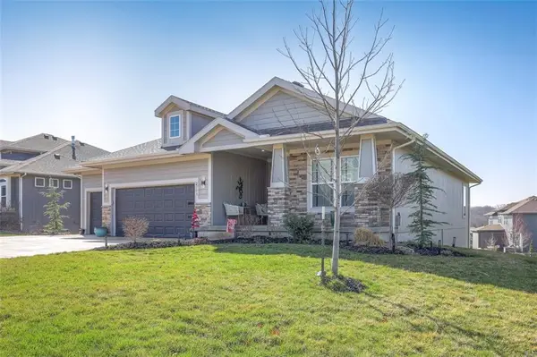 2713 W Concord Drive, Olathe, KS 66061