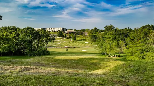 4206 Nicklaus Drive, Lawrence, KS 66047