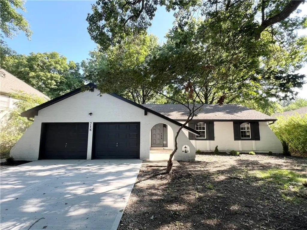 718 NE Mulberry Street, Lees Summit, MO 64086 - #1