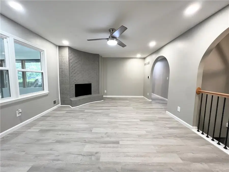 718 NE Mulberry Street, Lees Summit, MO 64086 - #2