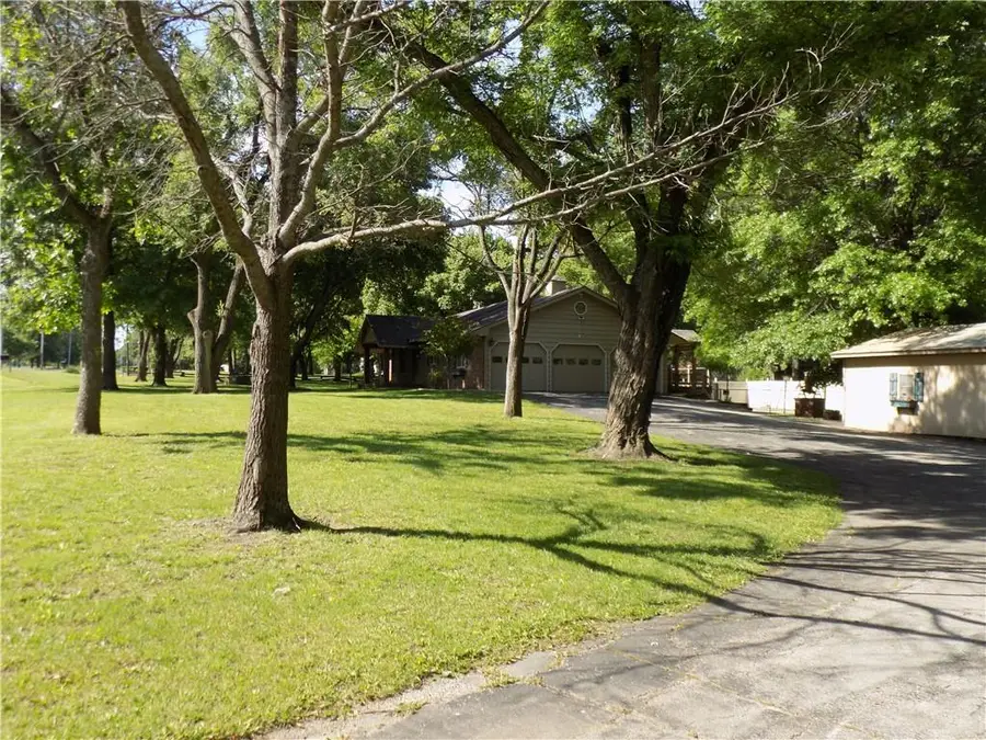 1200 S Lincoln Street, Ottawa, KS 66067 - #2