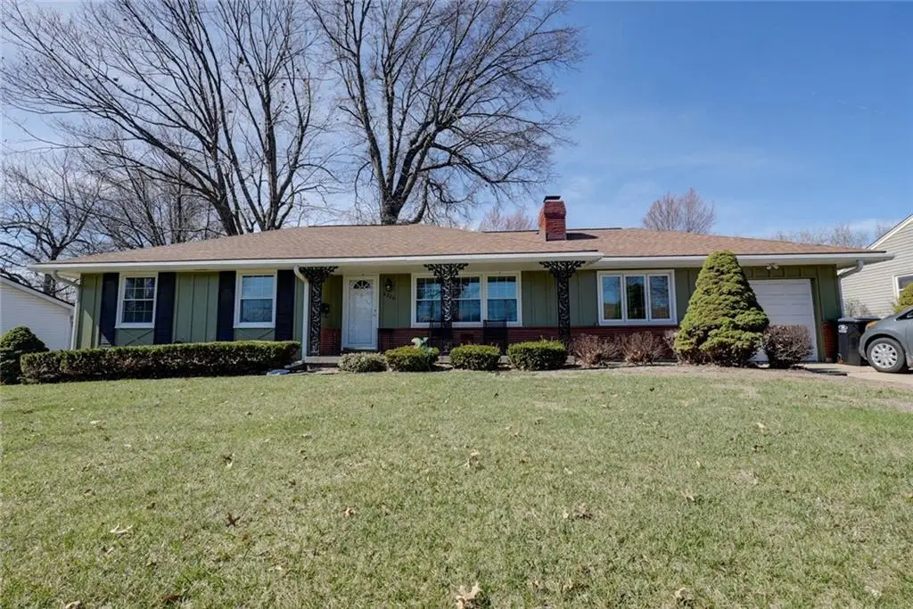 8220 Willow Way, Raytown, MO 64138 - #1