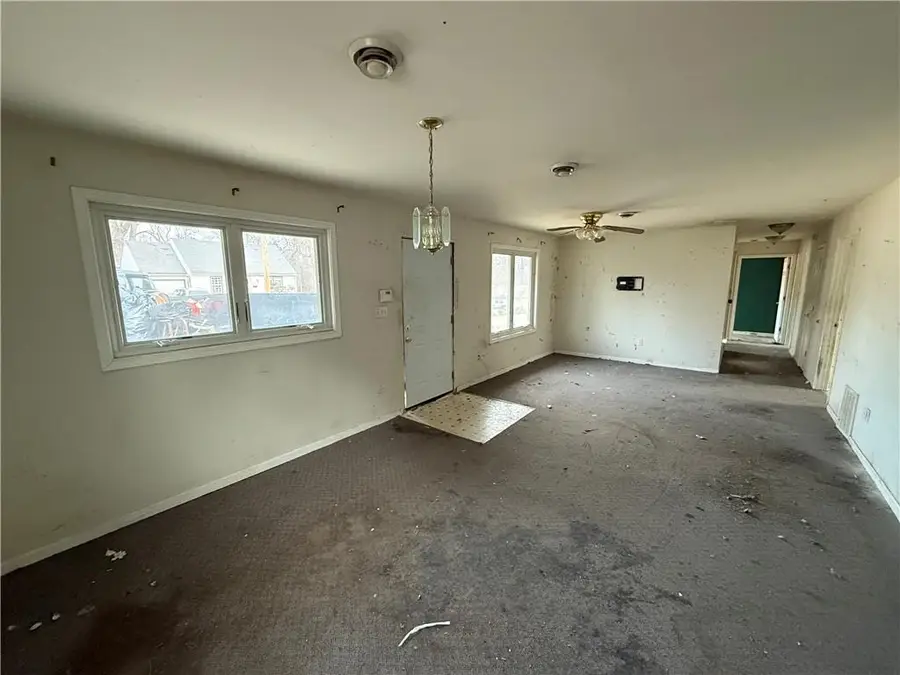 4655 E 43rd Terrace, Kansas City, MO 64130 - #2