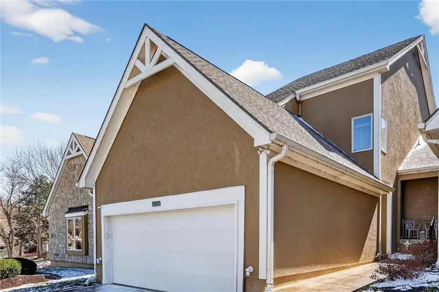 155 Pointe Drive, Gallatin, MO 64116 - #2