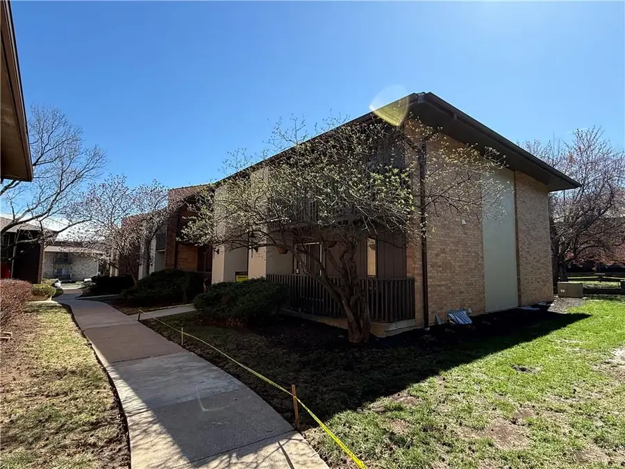 439 W 104th Street #D, Kansas City, MO 64114 - #2