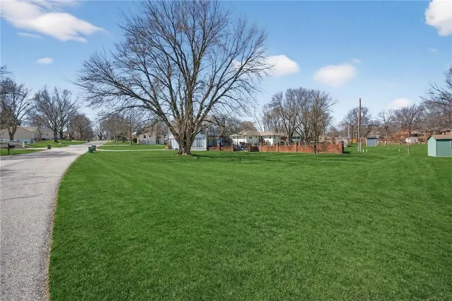 5660 Meadow Heights Drive, Shawnee, KS 66226 - #3