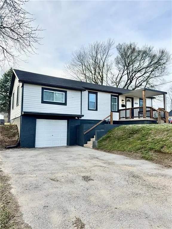 1004 N Duvall Avenue, Independence, MO 64050 - #2