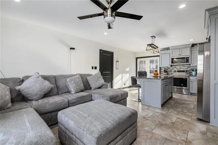 825 N 83rd Terrace, Kansas City, KS 66112 - #2