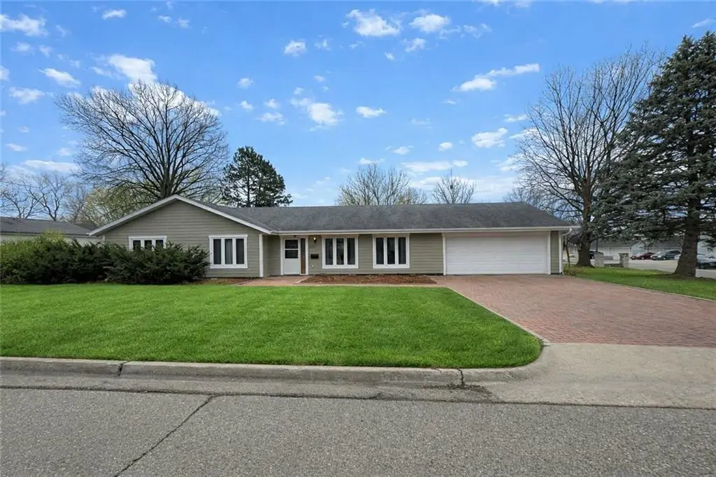 622 W Edwards Street, Maryville, MO 64468 - #1