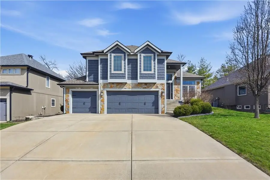 6015 N Ames Avenue, Kansas City, MO 64151 - #2