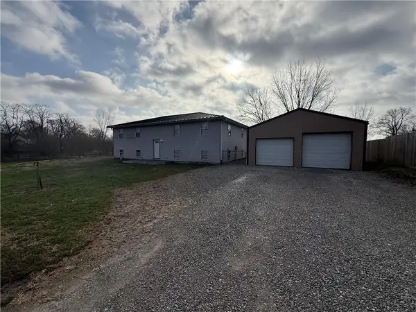 23257 Locust Street, Higginsville, MO 64037