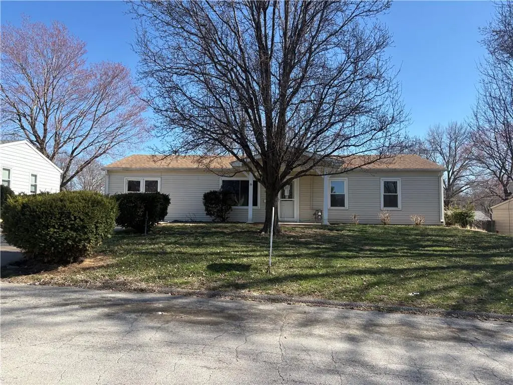 2305 Castle Lane, Saint Joseph, MO 64503 - #1