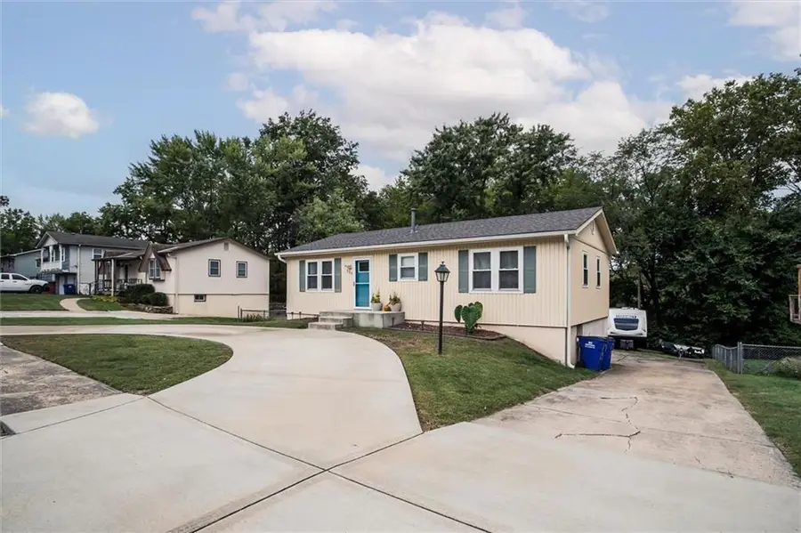 508 NE Richardson Place, Lees Summit, MO 64086 - #2
