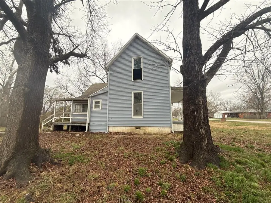 211 S 6th Street, Deepwater, MO 64740 - #3