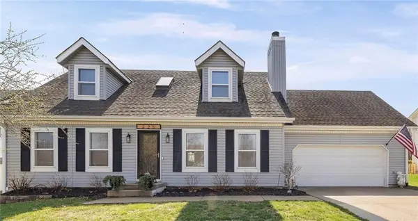 225 SW Seagull Street, Lee's Summit, MO 64082