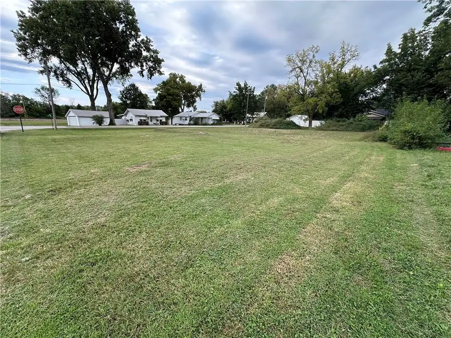 408 E 12th Street, Pleasanton, KS 66075 - #3