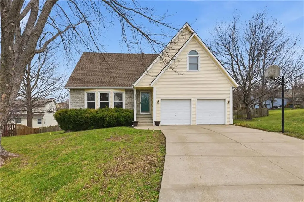 905 NE Kenwood Drive, Lees Summit, MO 64064 - #1
