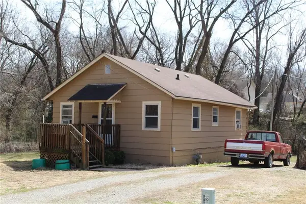 1027 Delaware Street, Leavenworth, KS 66048