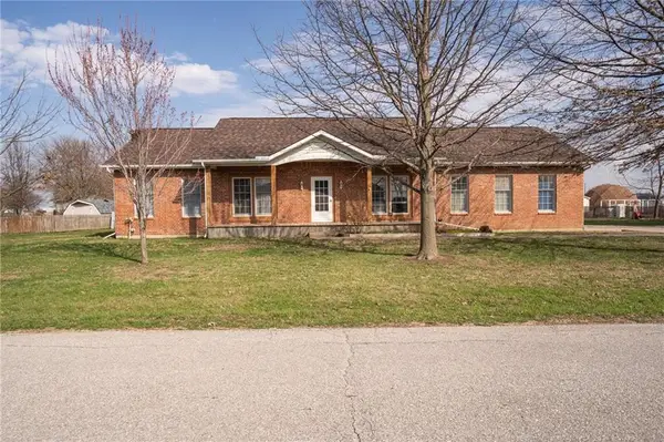 18 Lakeview Drive, Garnett, KS 66032