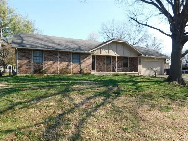 1805 Cambridge Lane, Pittsburg, KS 66762