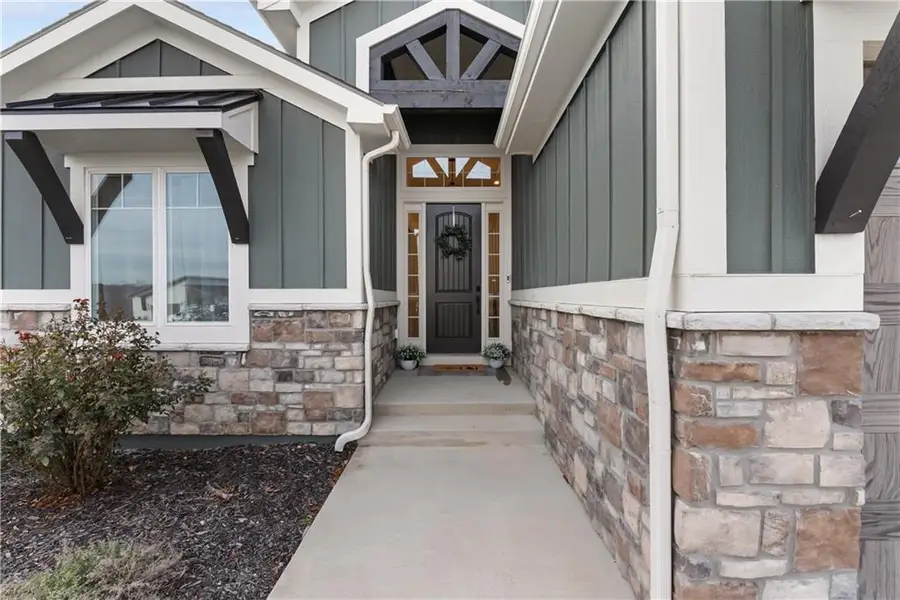 8904 N Clarion Avenue, Kansas City, MO 64153 - #2