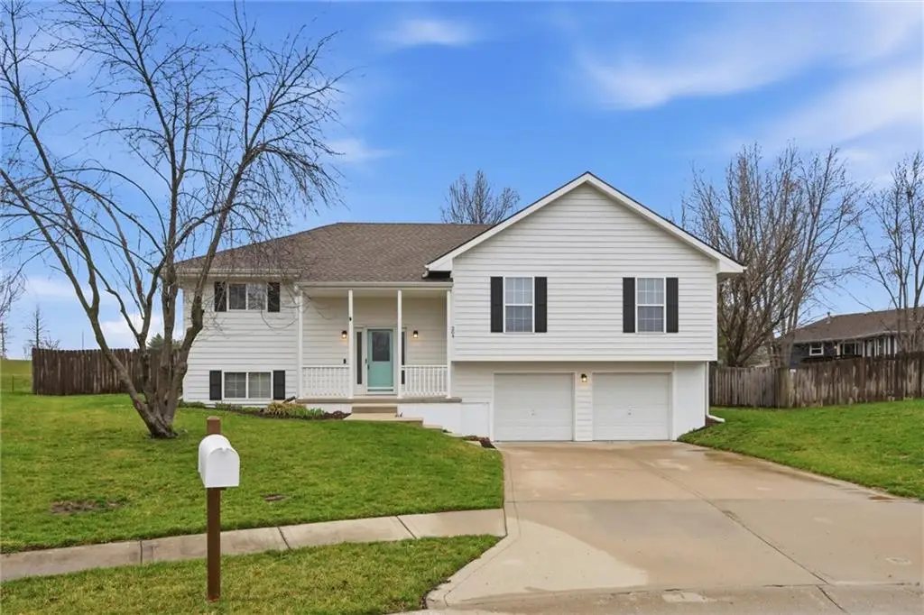 204 E 22nd Street, Kearney, MO 64060 - #1