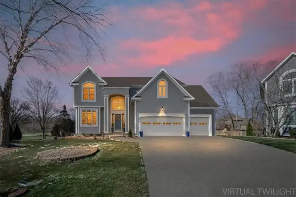 5924 NE Parks View Place, Lee's Summit, MO 64064