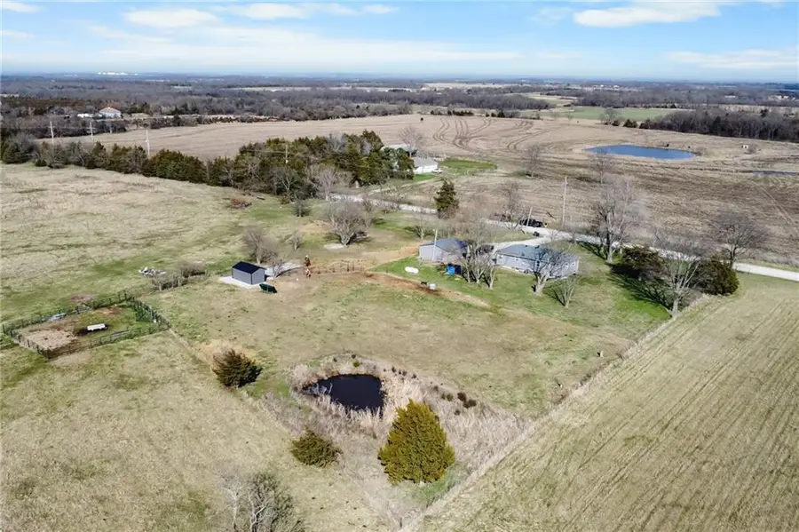 38080 Osawatomie Road, Osawatomie, KS 66064 - #3