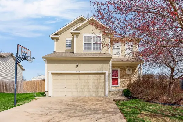 11504 E 207th Circle, Peculiar, MO 64078