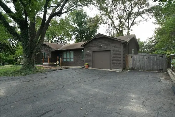 10200 Pflumm Road, Lenexa, KS 66215