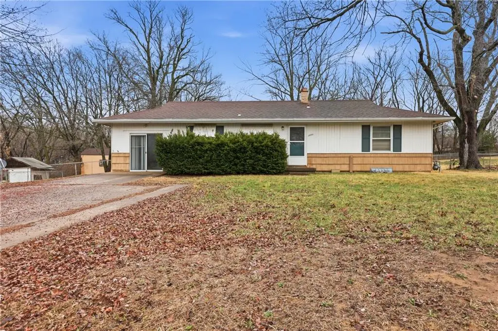 5435 Cedar Avenue, Raytown, MO 64133 - #1