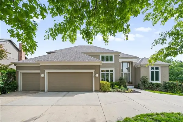 4941 W 138th Terrace, Leawood, KS 66224