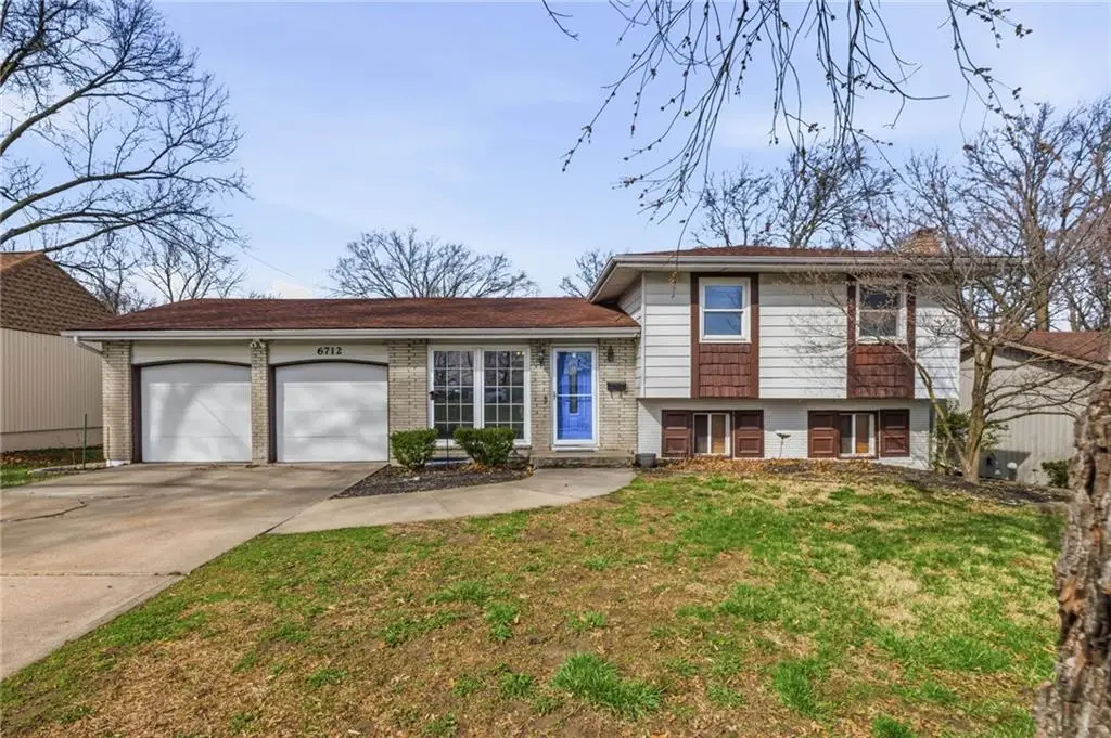 6712 N Walrond Avenue, Gladstone, MO 64119 - #1