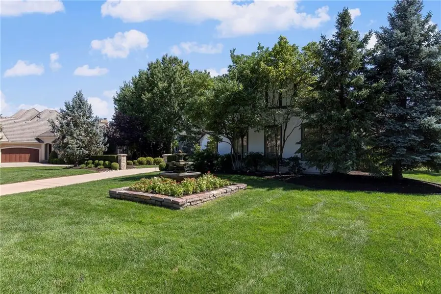 3849 W 139th Terrace, Leawood, KS 66224 - #3