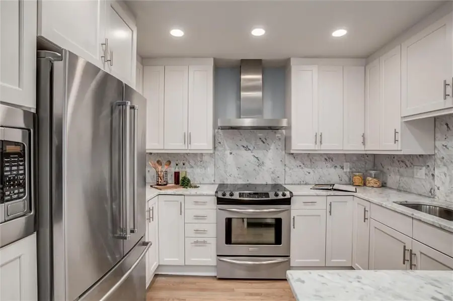 221 W 48th Street #503, Kansas City, MO 64112 - #3