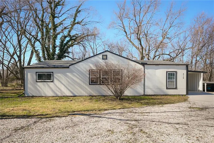 210 W Grand Street, Gardner, KS 66030 - #3