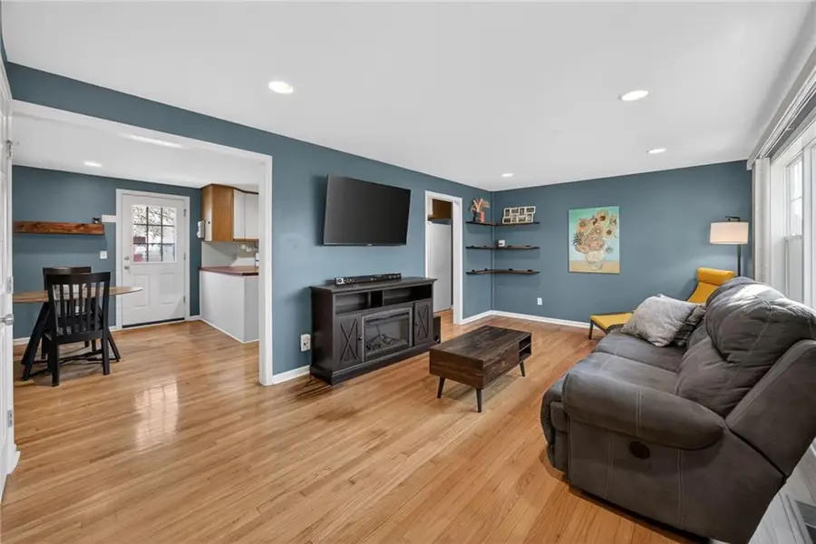 412 S Mill Street, Belton, MO 64012 - #3