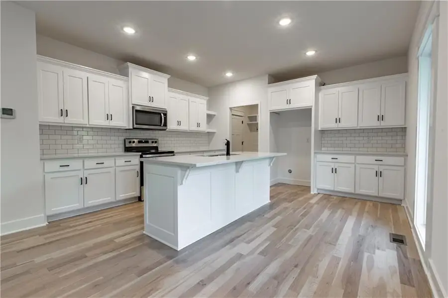 7350 NW Clore Drive, Parkville, MO 64152 - #2