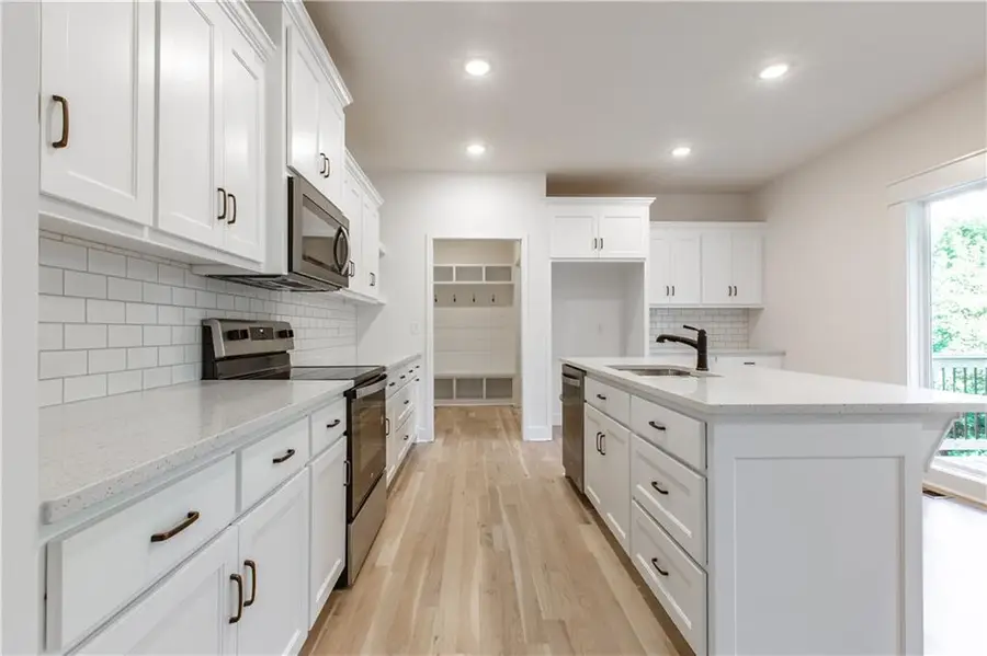 7350 NW Clore Drive, Parkville, MO 64152 - #3