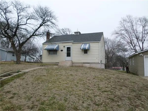 328 S 1st Street, Troy, KS 66087
