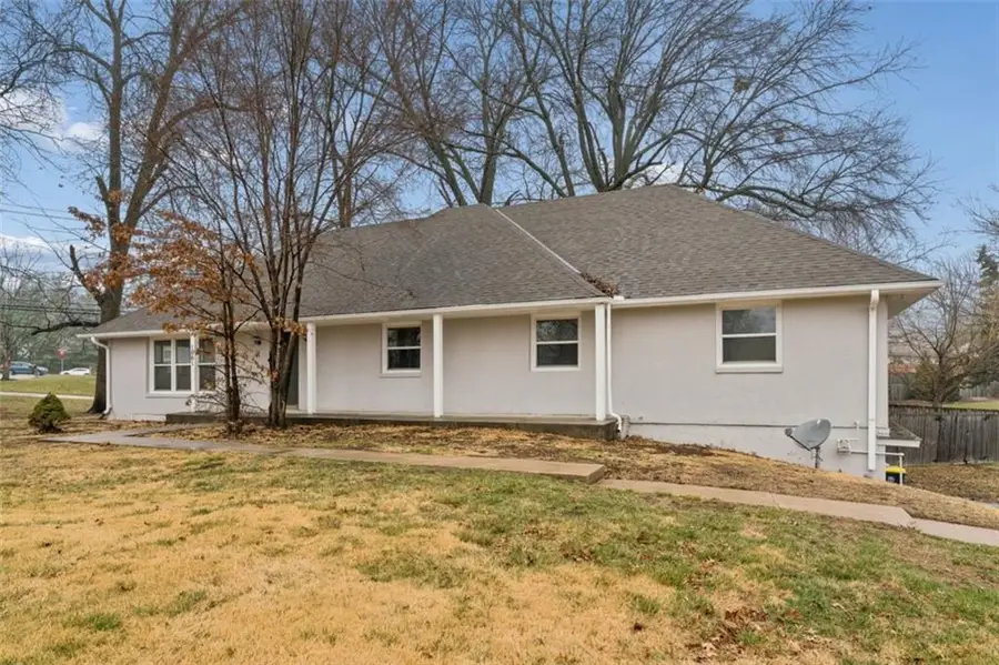 1001 Tam Oshanter Drive, Kansas City, MO 64145 - #3