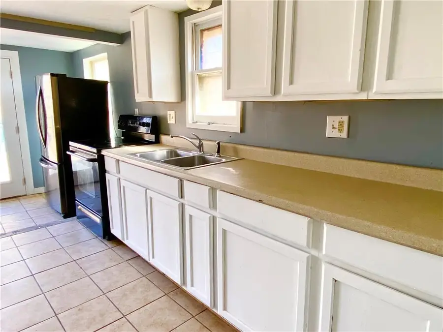 823 S Huttig Avenue, Independence, MO 64053 - #3