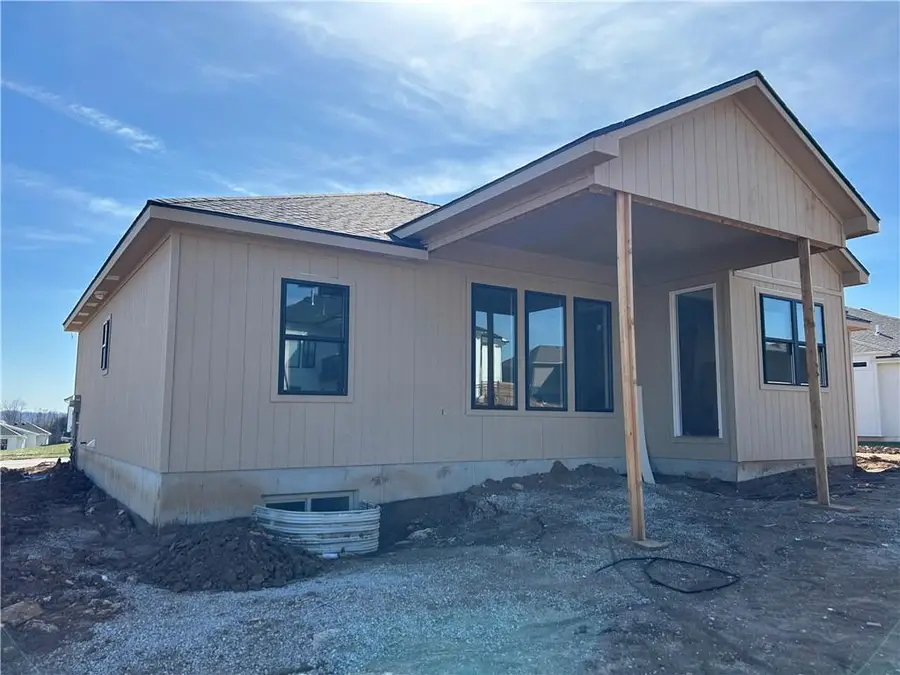 2605 NE Crestview Street, Blue Springs, MO 64029 - #2