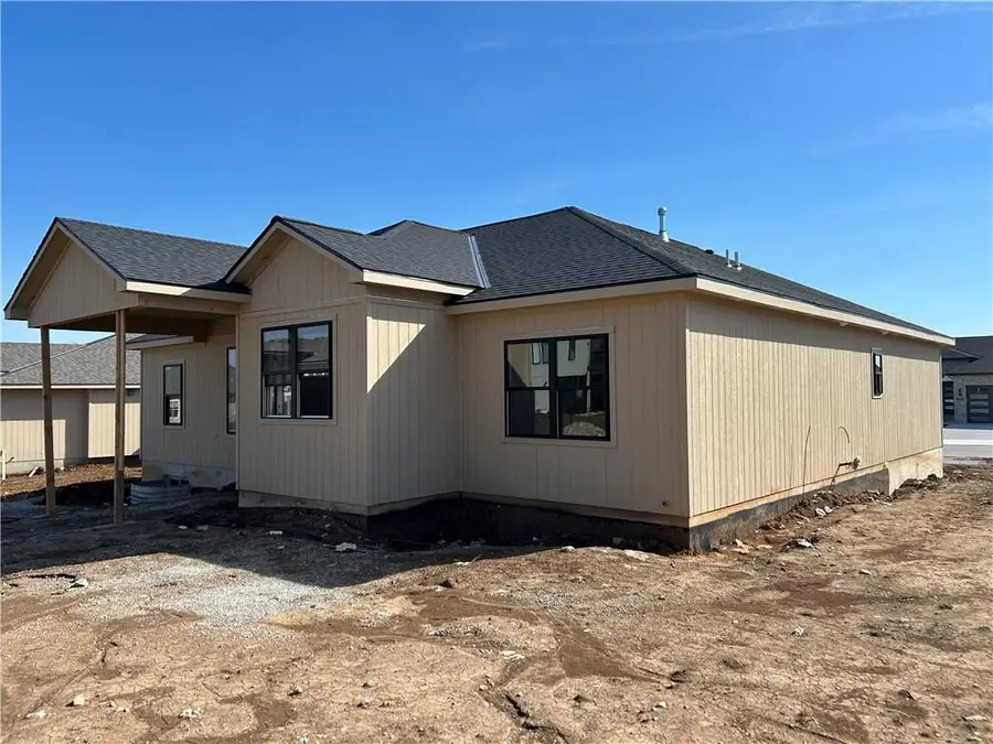 2605 NE Crestview Street, Blue Springs, MO 64029 - #3